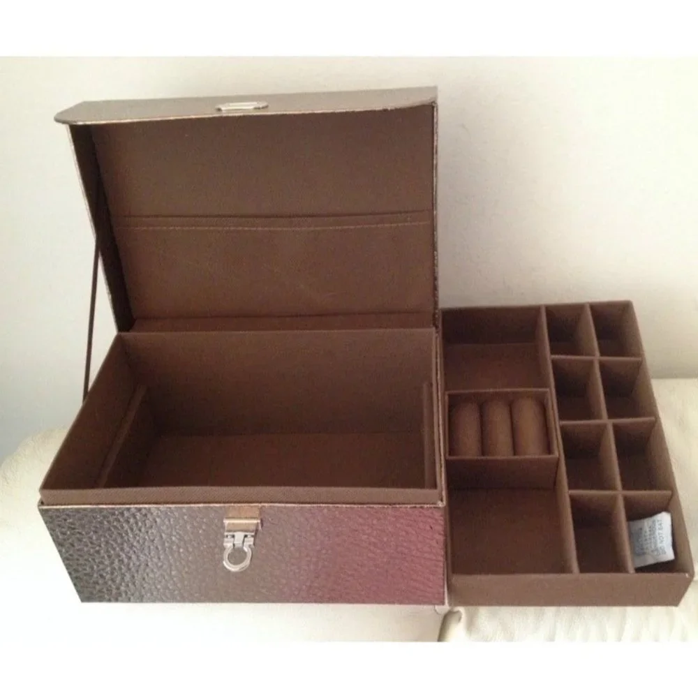 Makeup Jewelry Box Hand Bag Case Training Box Brown Gold Cardboard GWP NEW